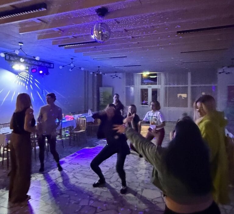 Diskotéka v spoločenskej sále